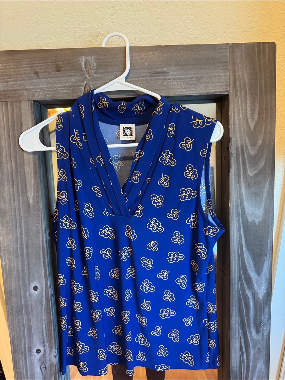 Anne Klein Sleeveless V-Neck Indigo Printed Top